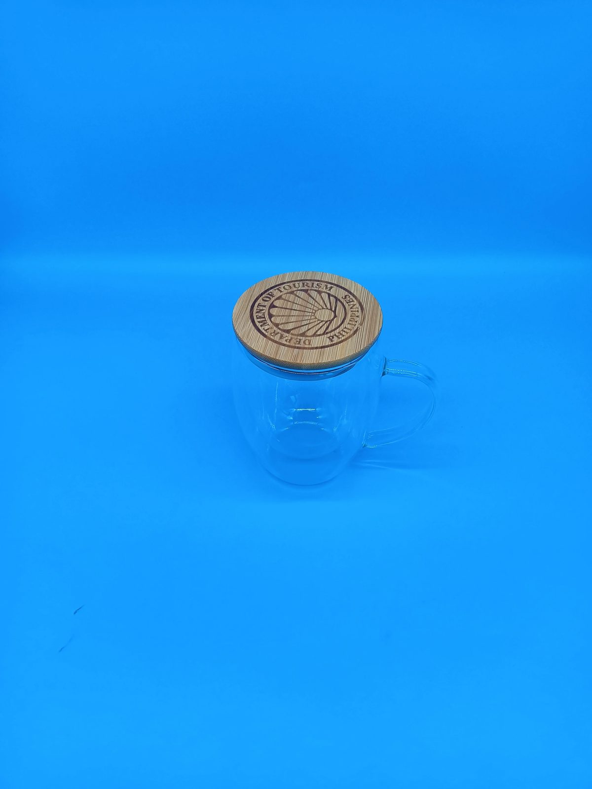 Thick glass mug with bamboo lid