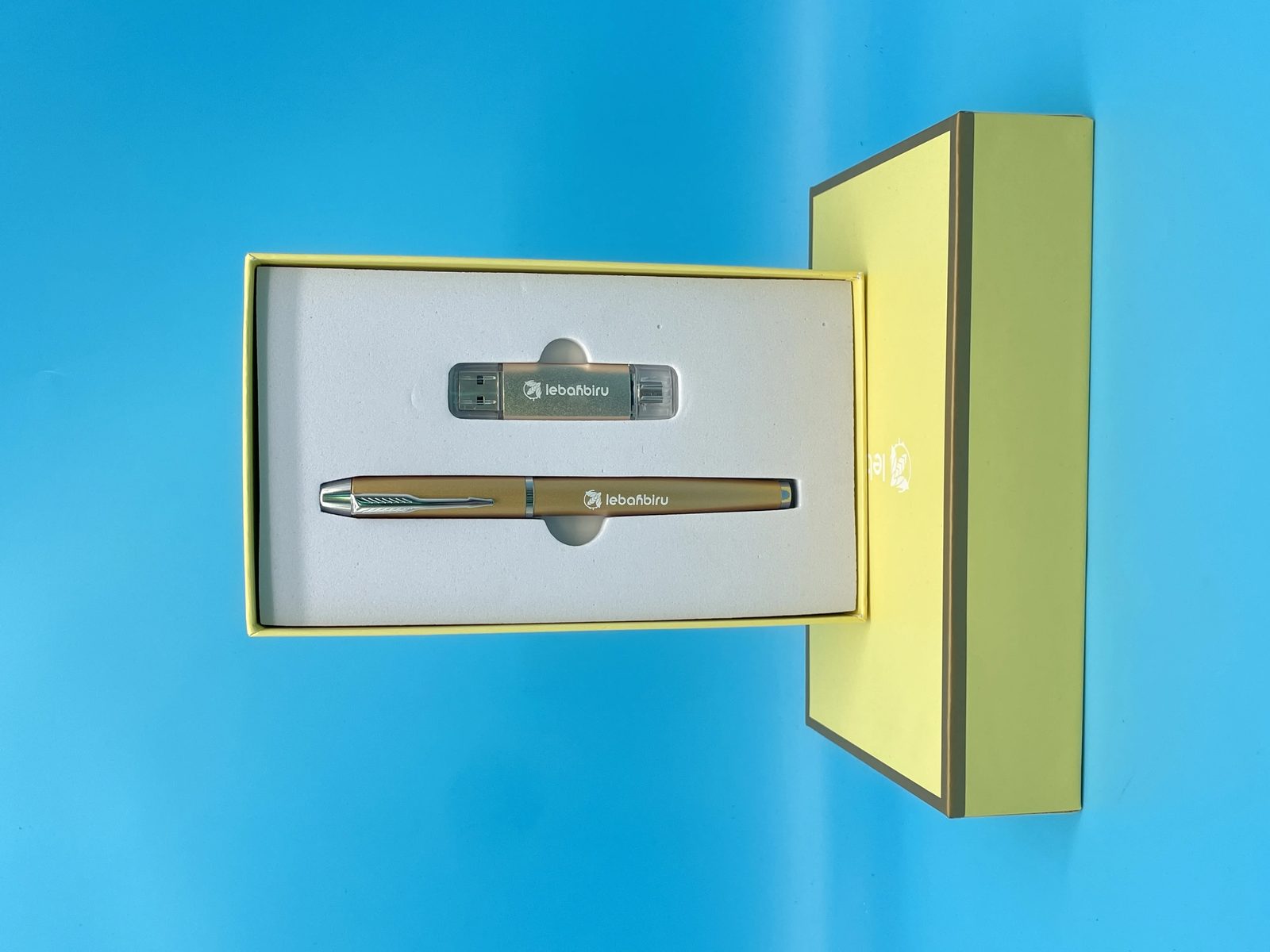 USB flash drive 16G or customized capacity Gift Set gallery 3