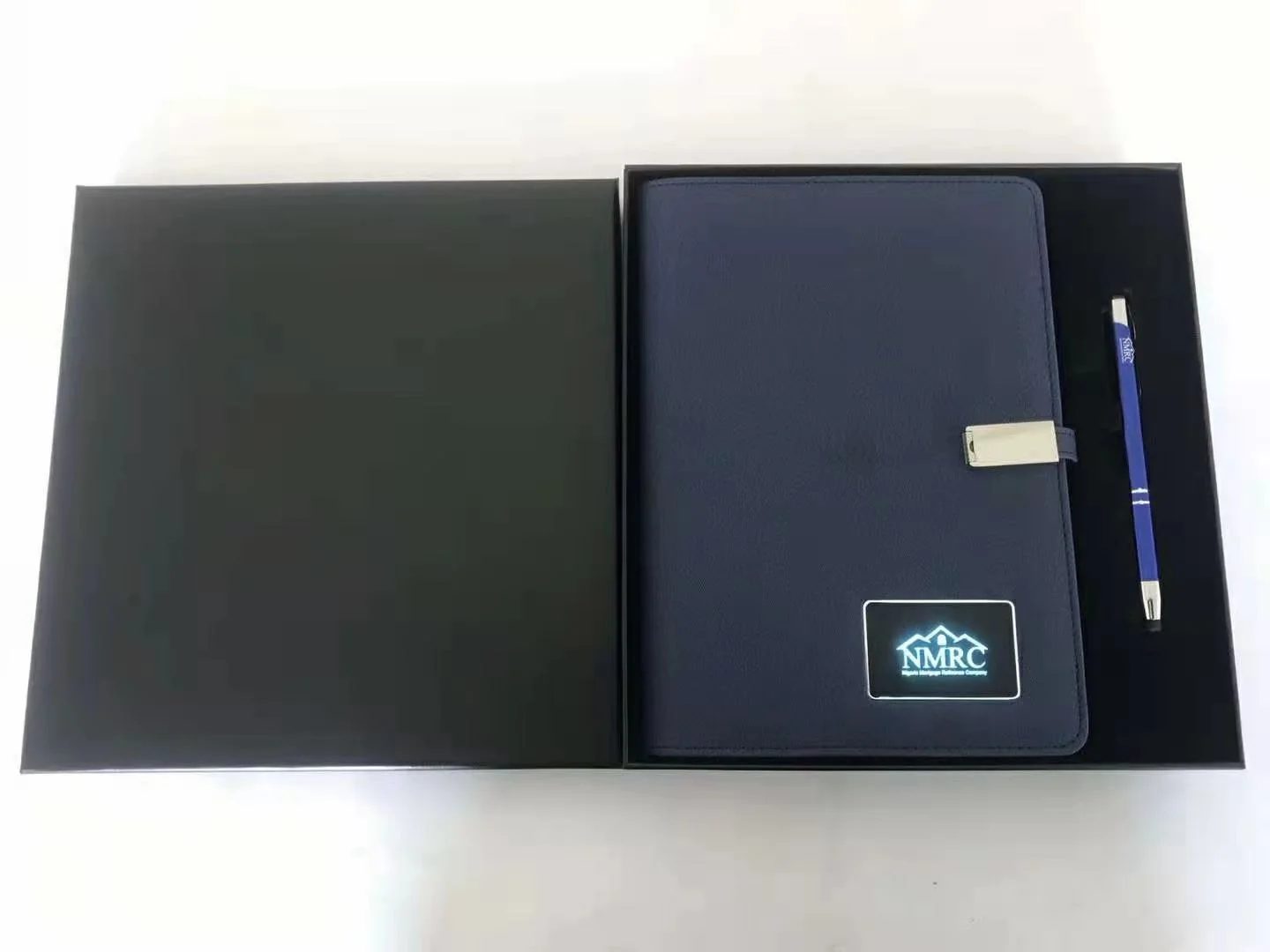 Notebook: 8,000mAh + U flash drive 16GB + wireless charger 5W + light up logo 7 colors Gift Set gallery 4