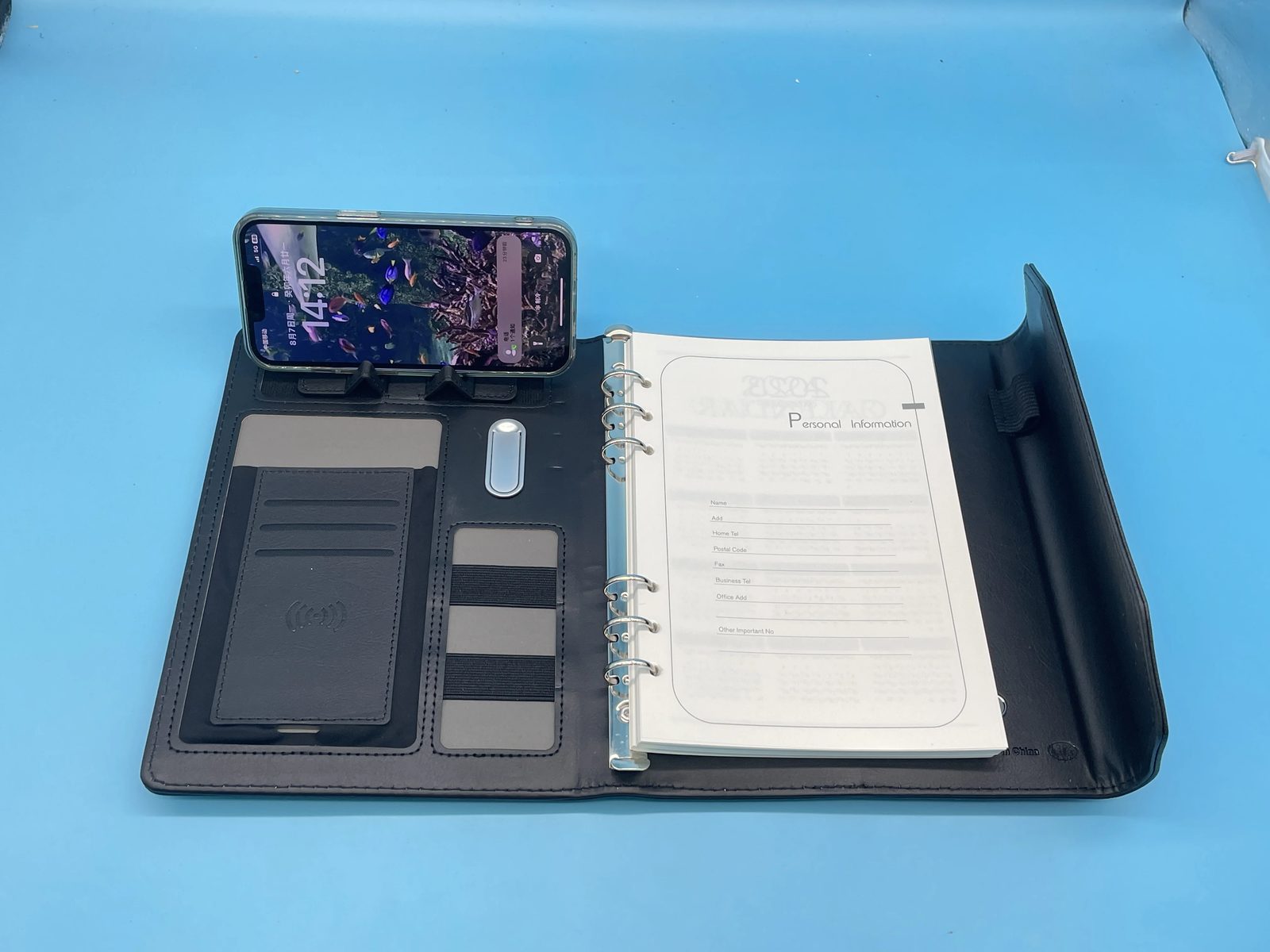 Notebook: 8,000mAh + U flash drive 16GB + wireless charger 5W + light up logo 7 colors Gift Set gallery 2