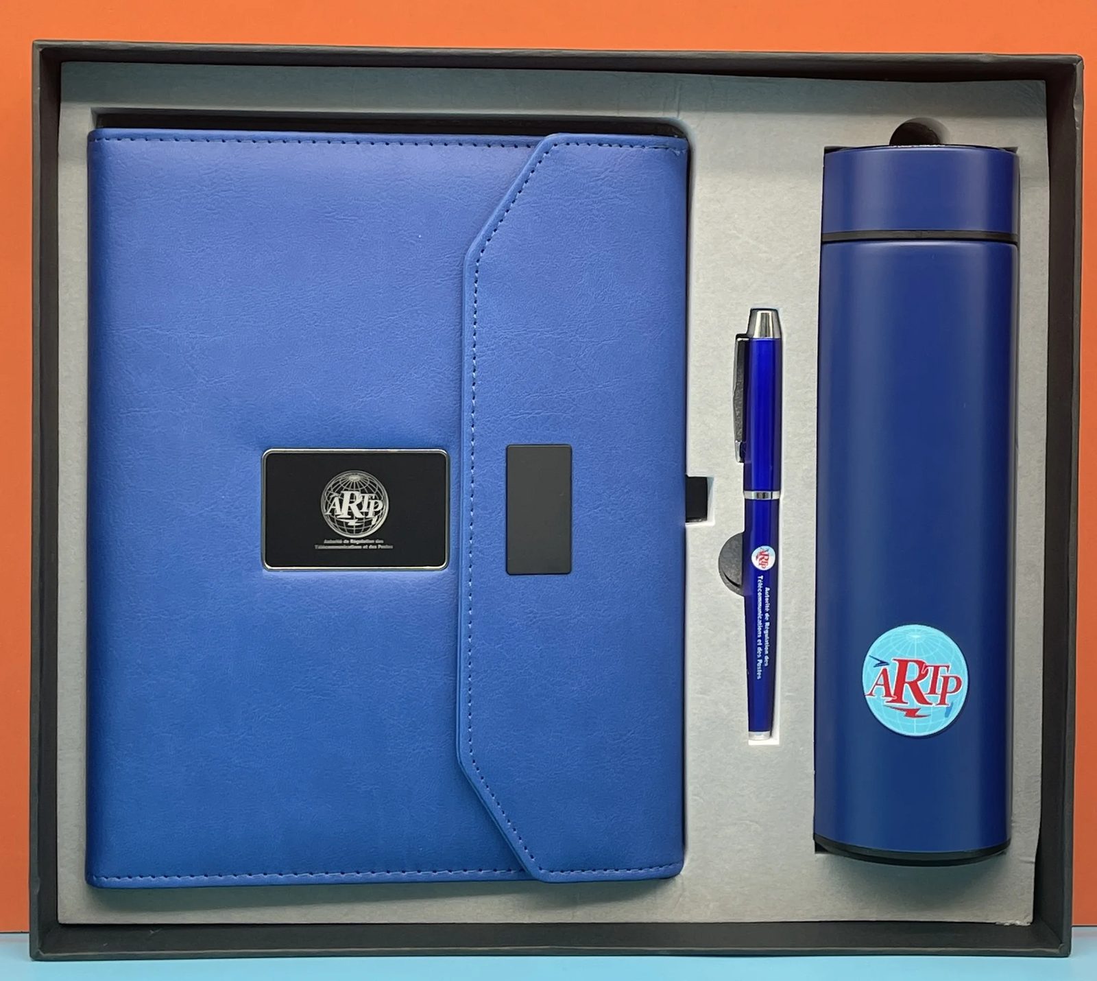 Power bank notebook: 8,000mAh + light up logo 7 colors + wireless charger 5W + USB 16GB Gift Set