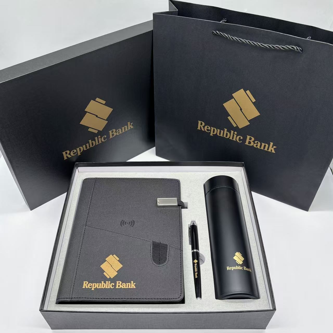 Power bank notebook: 8,000mAh + wireless charger + USB 16GB with calculator inside Gift Set