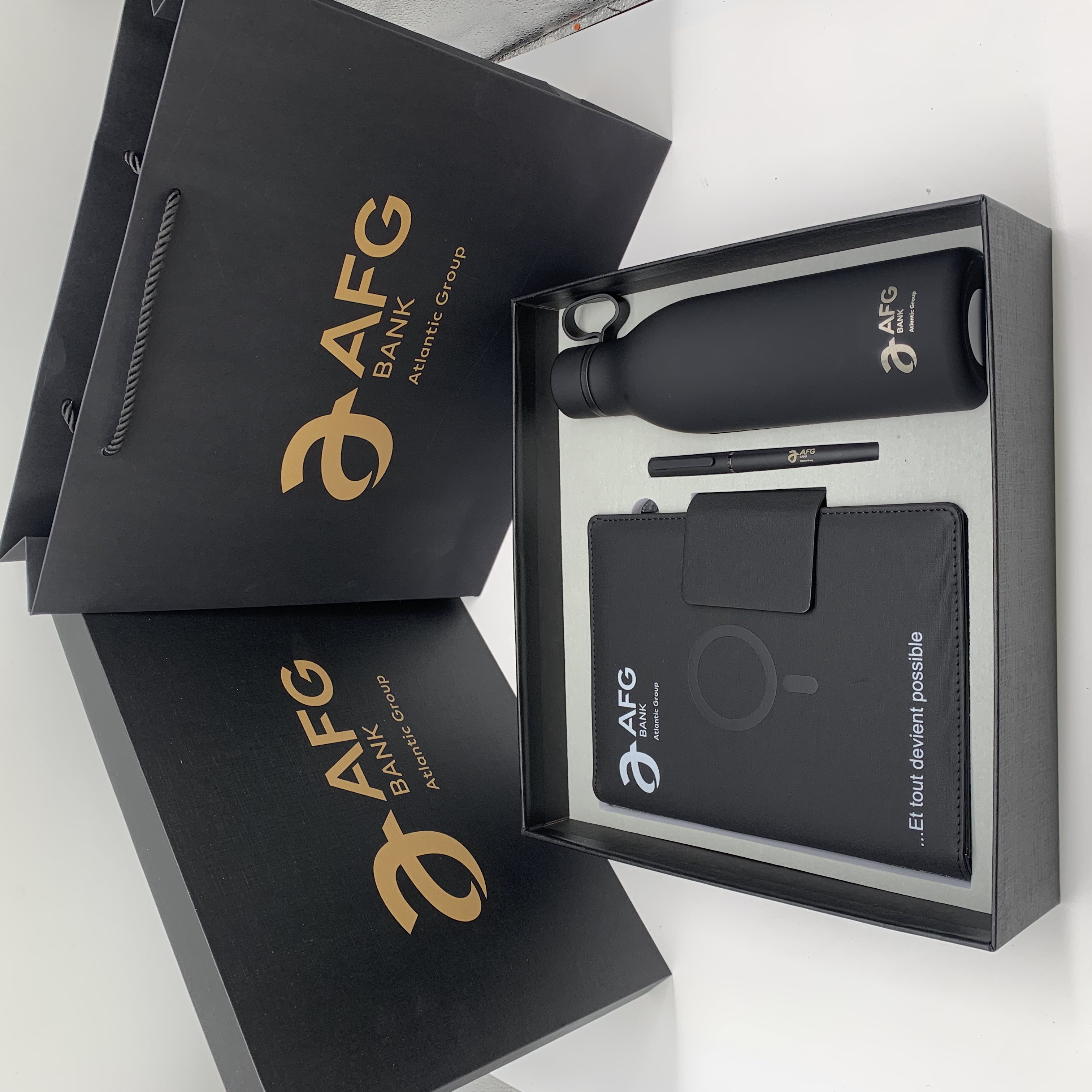 8,000mAh Power Bank, Wireless Charger, Metal Pen & 500ml Stainless Steel Bottle Gift Set