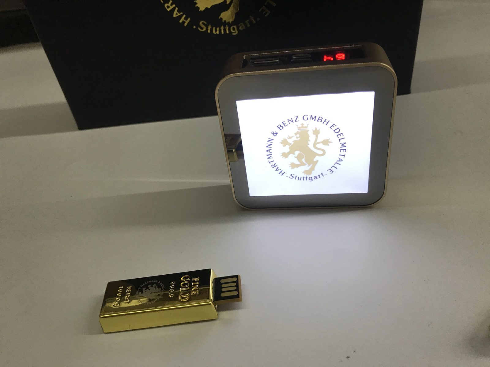 Power bank with printed screen: 7,800mAh Gift Set gallery 4