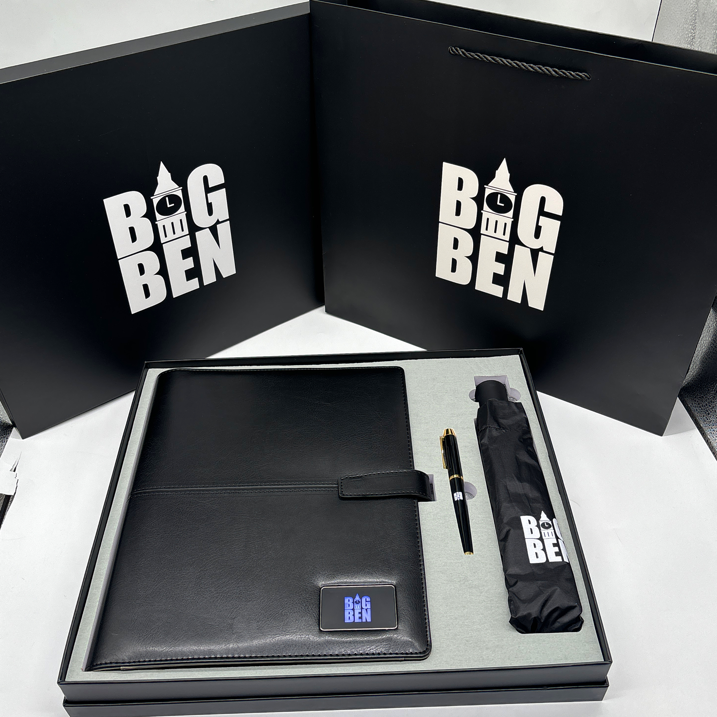 A4 Power bank notebook: 8,000mAh + light up logo + remoeable write pad Gift Set