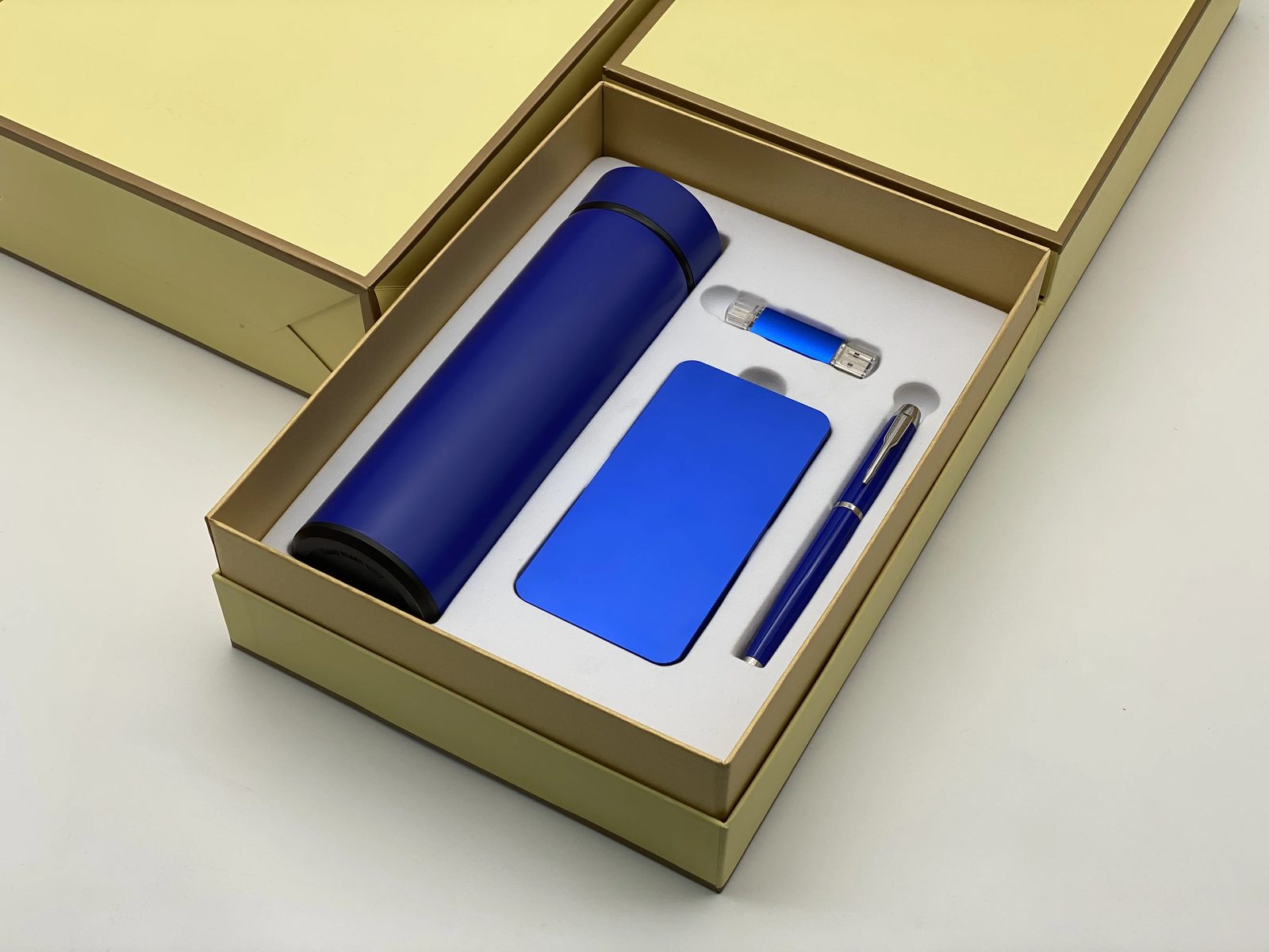 304 Stainless Steel Thermos Cup, Type C + PC OTG USB Flash Drive, 5,000mAh Power Bank and Metal Pen Gift Set gallery 2