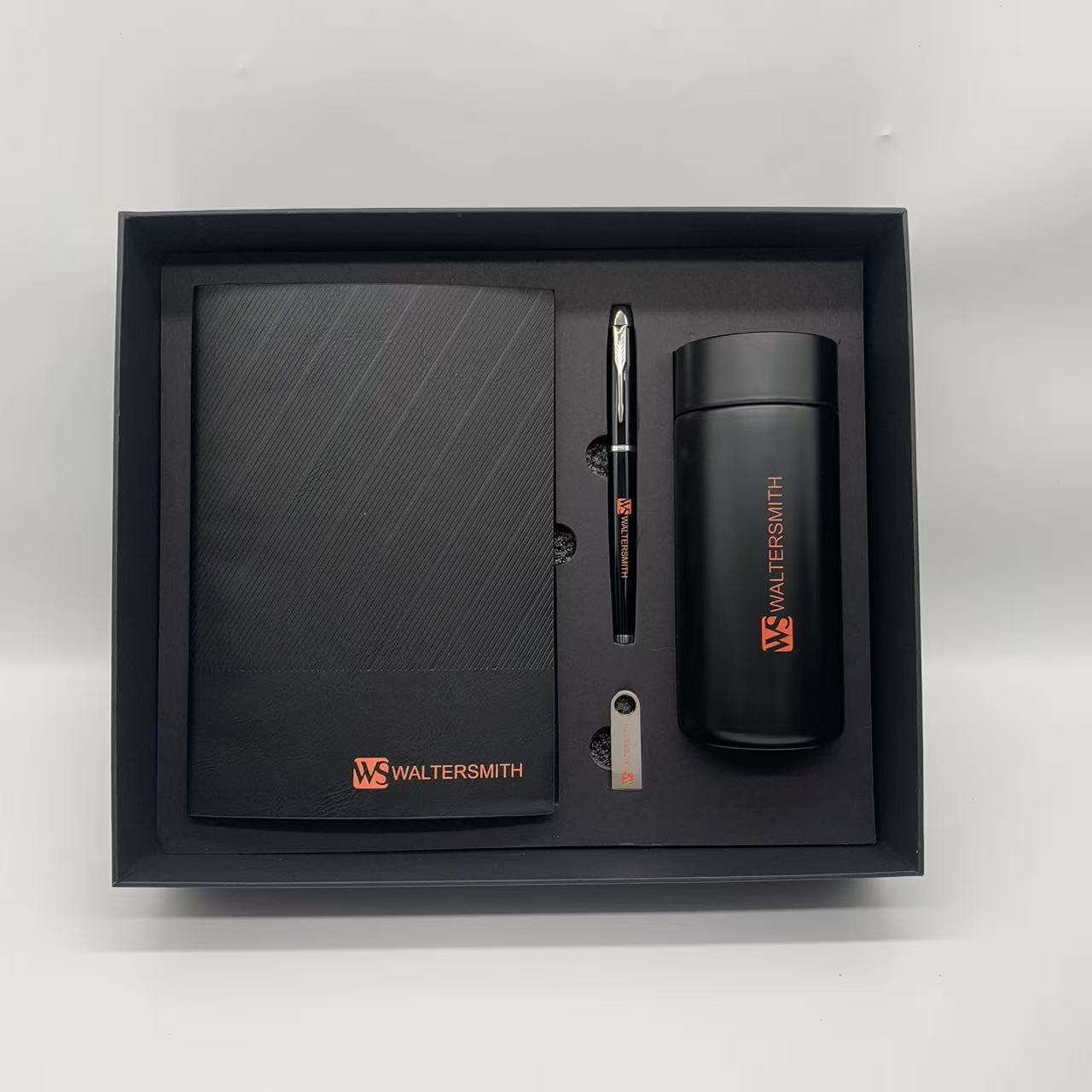 A5 Loose-Leaf Notebook, 16GB USB Drive, Metal Pen & 304 Stainless Steel Bottle 350mL Gift Set