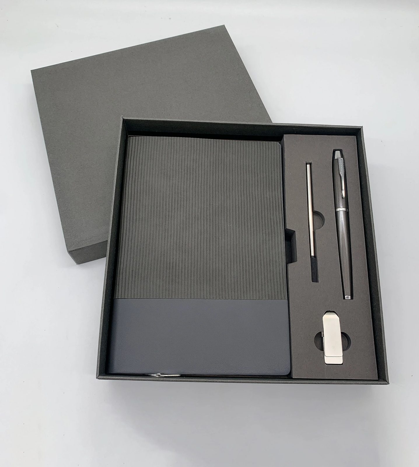 A5 Perfect Binding Notebook, U Disk 16GB, Metal Pen and Pen Refill Gift Set gallery 1