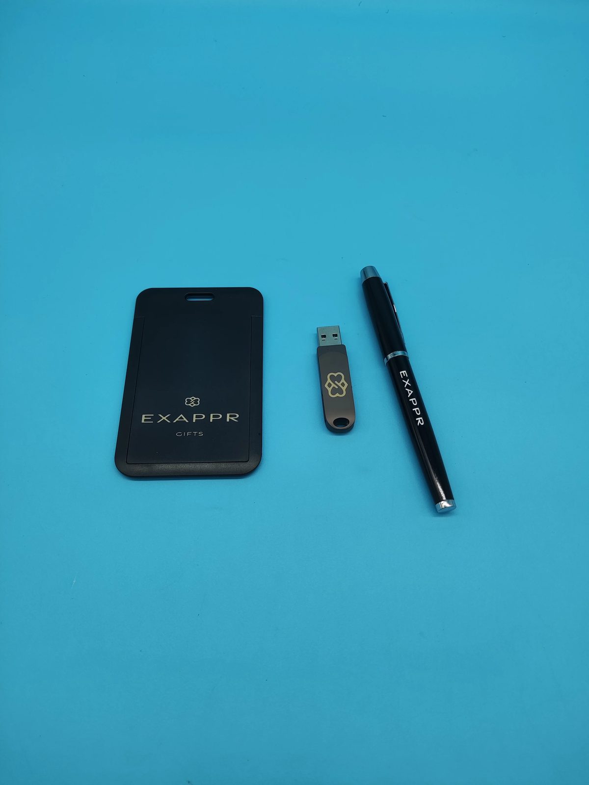 A5 perfect binding notebook, U disk 16GB, Cardholder and Metal pen gift set gallery 1