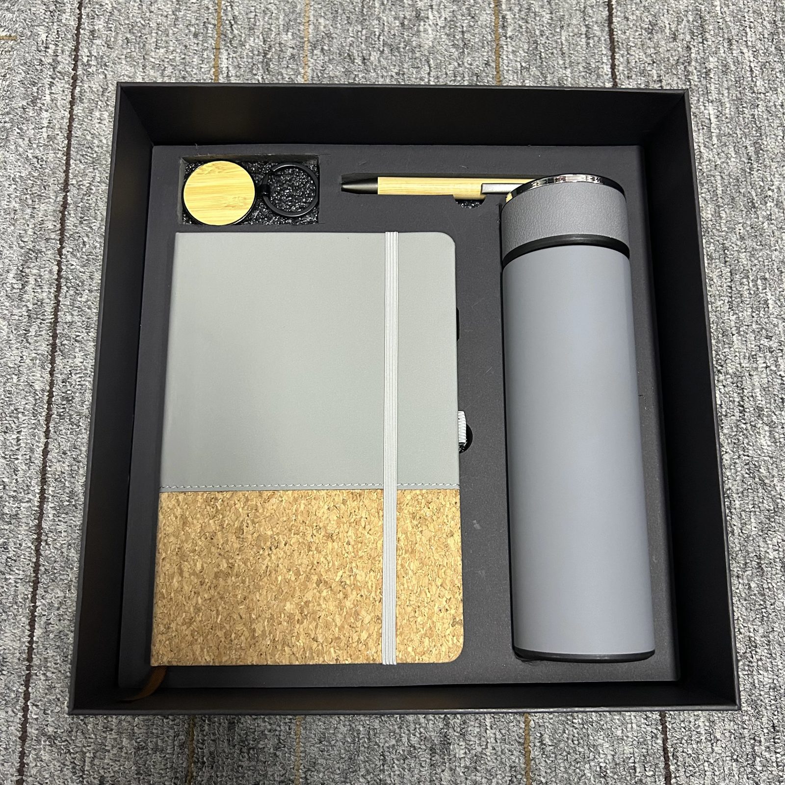A5 Notebook, 304 Stainless Steel Bottle 500mL, Keychain and Pen Gift Set gallery 2