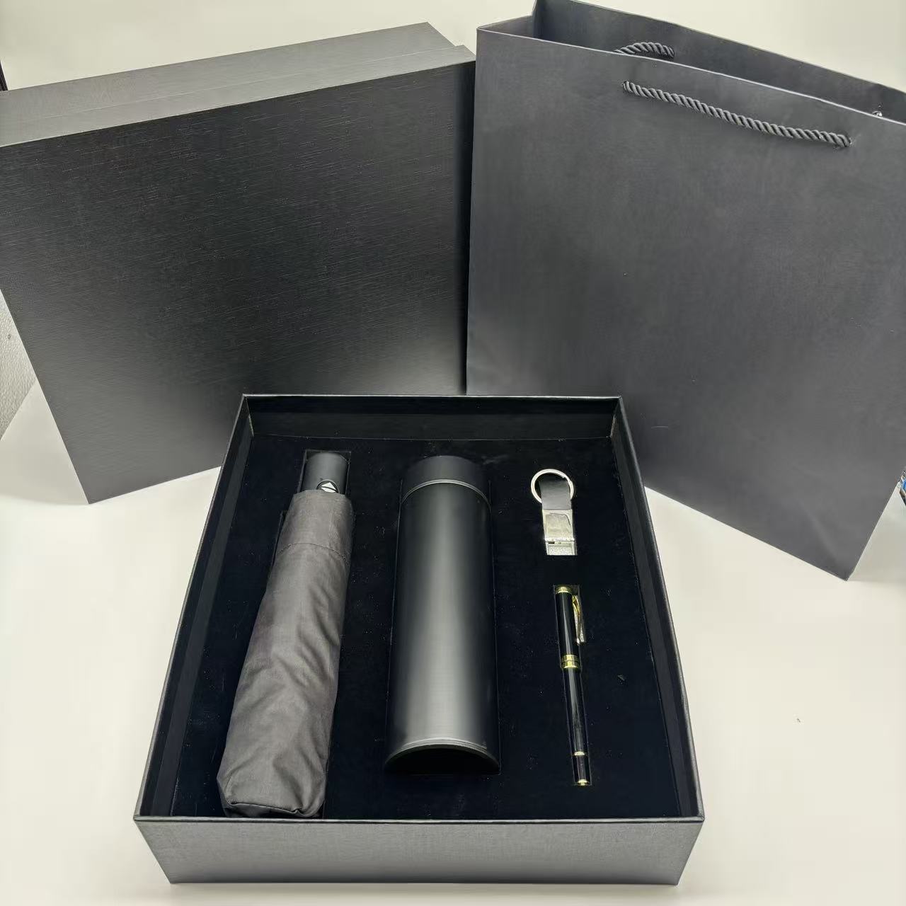 Inside 304stainless steel water bottle with  outside 201 stainless steel： Gift Set