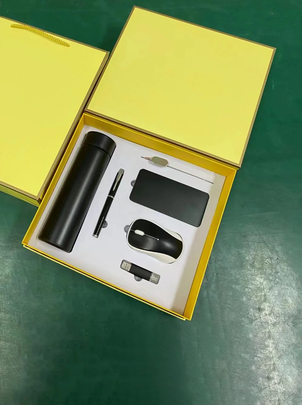 Custom Corporate Gift Set with Stainless Steel Bottle and Tech Accessories gallery 2