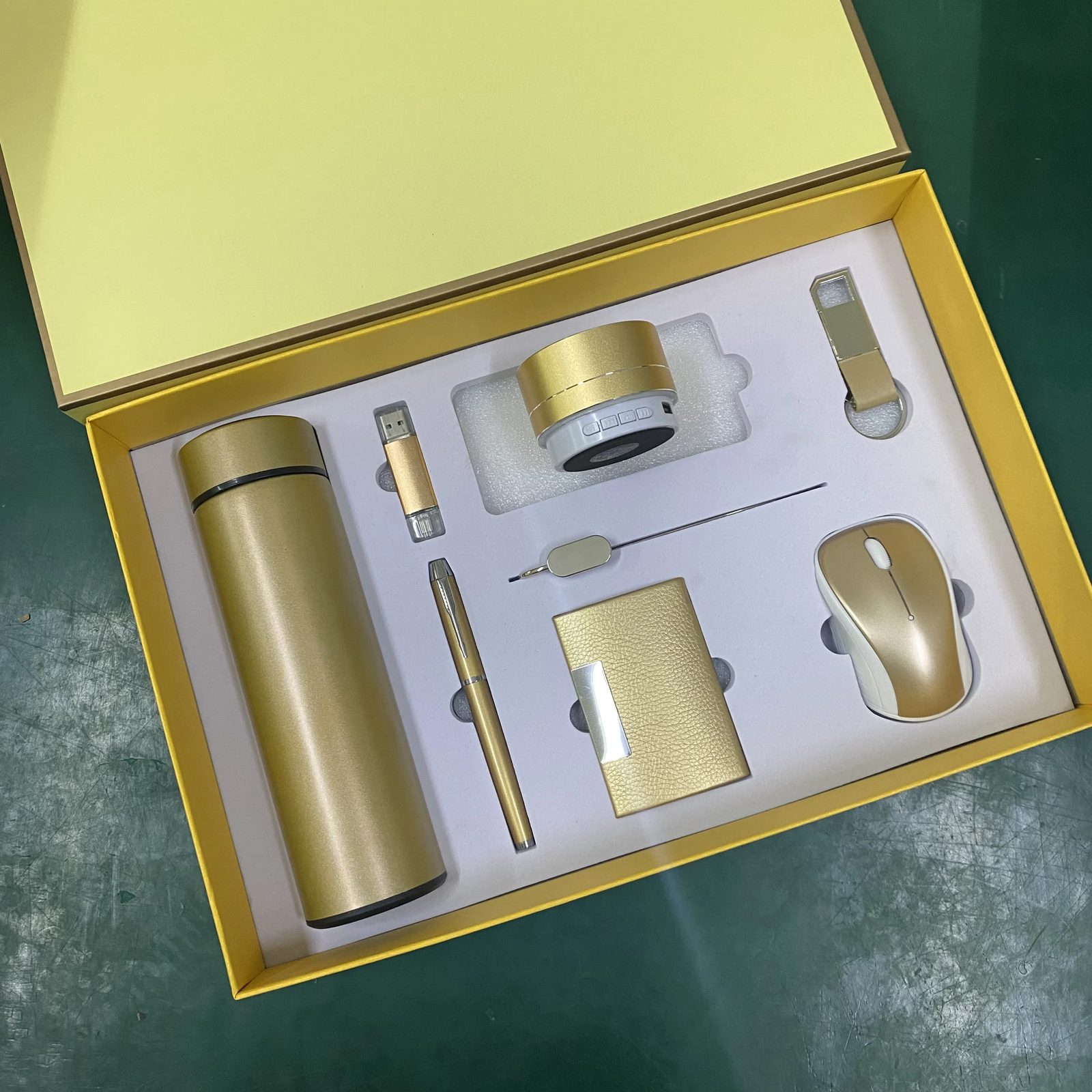 Premium Corporate Gift Set with Stainless Steel Bottle & Tech Accessories