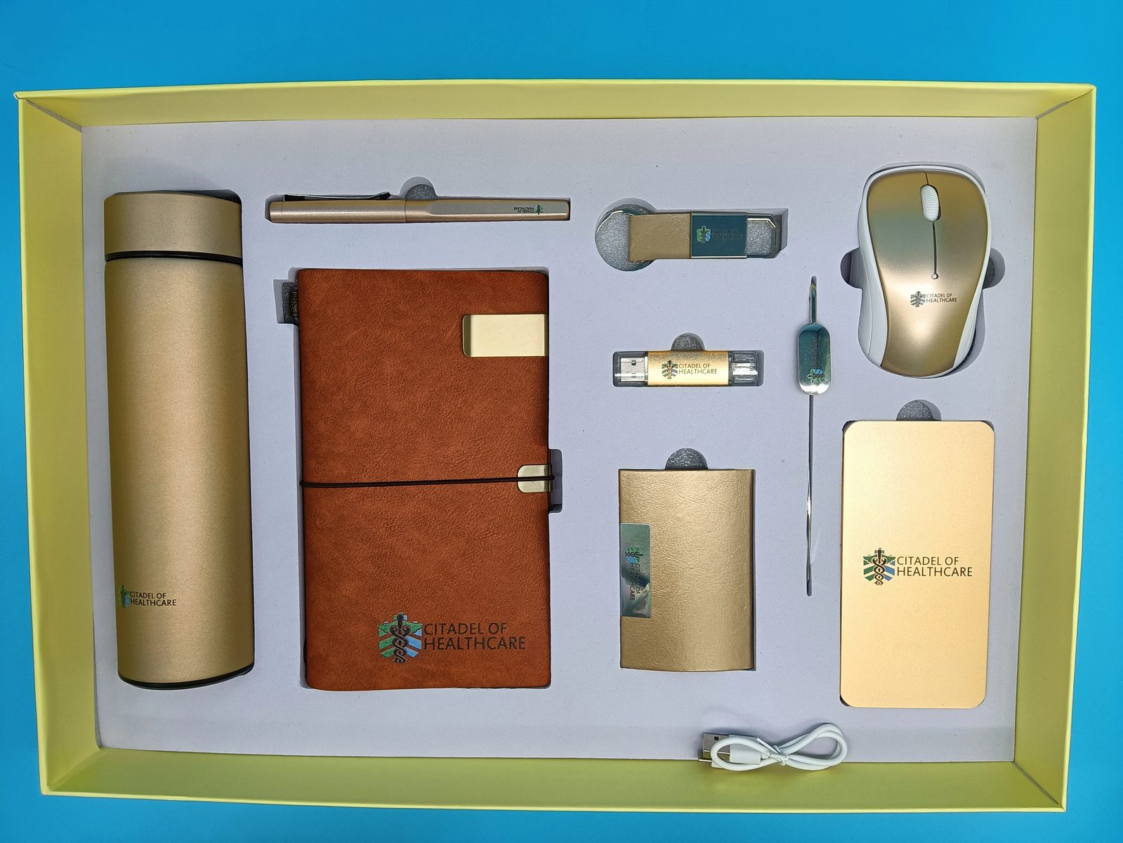 Premium Executive Gift Set with Stainless Bottle, Power Bank & Tech Accessories gallery 5