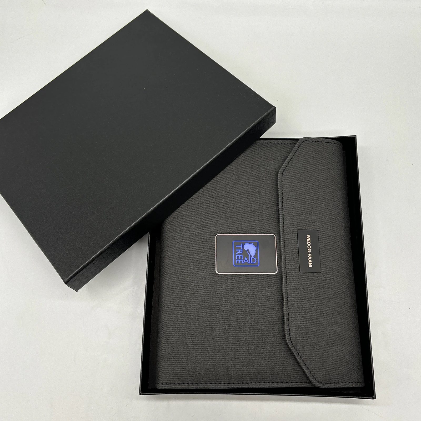 Power bank: 8,000mAh