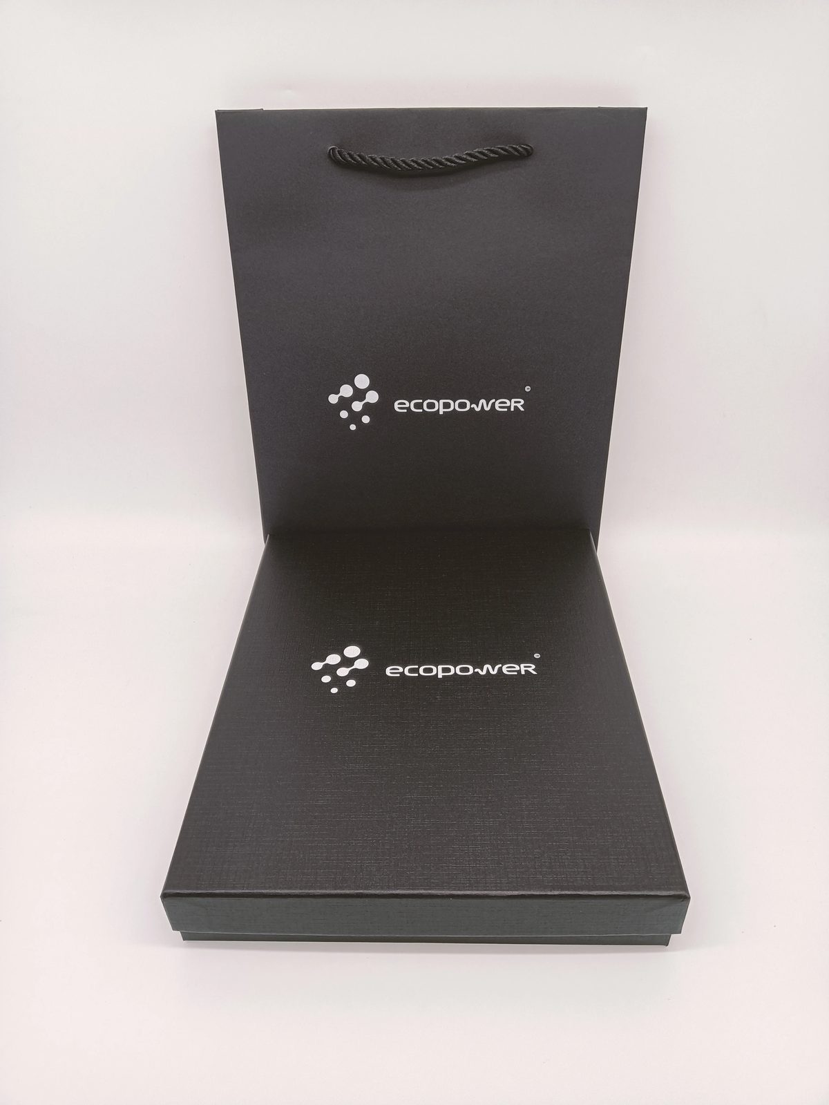 Power bank: 8,000mAh
